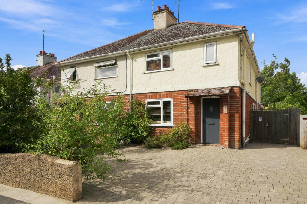 Main image of property: Radwinter Road, Saffron Walden, Essex, CB11