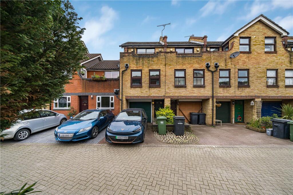 Main image of property: Greenland Mews, London, SE8