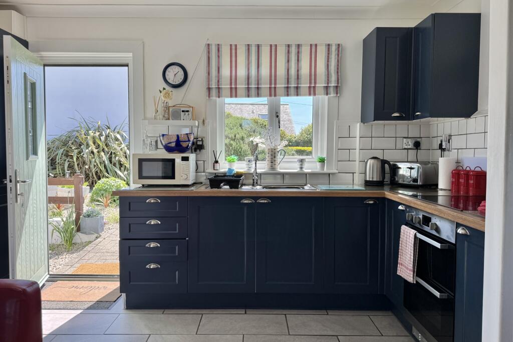 Watergate Cottage, St Merryn, PL28 photo 3
