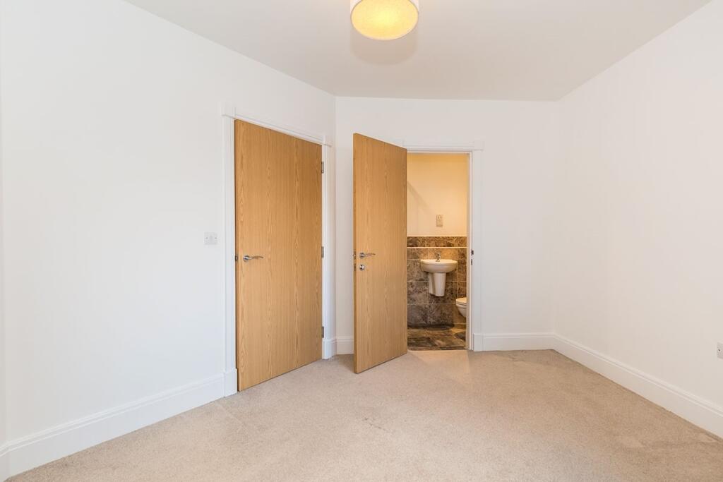 Apartment in Preston - View 4