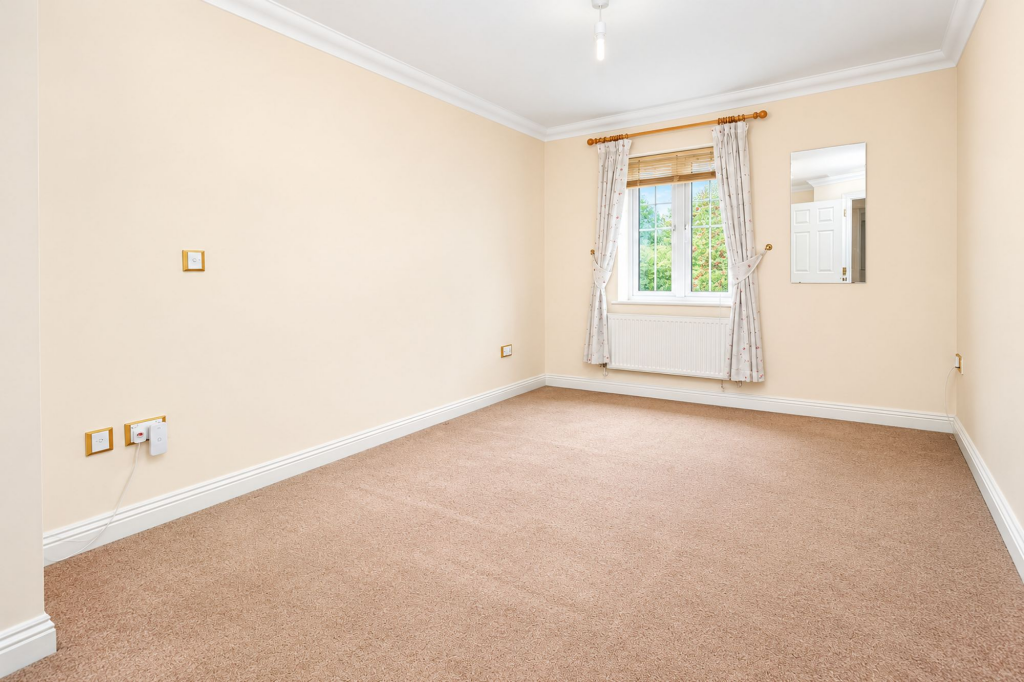 Apartment in Southampton - View 4