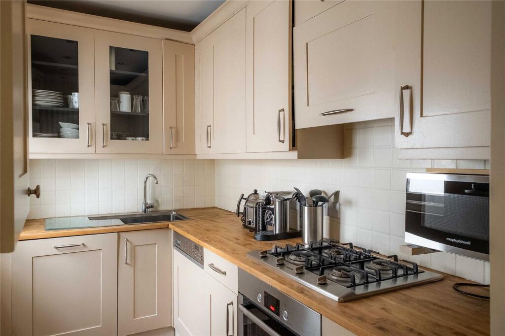 Apartment in London - View 4