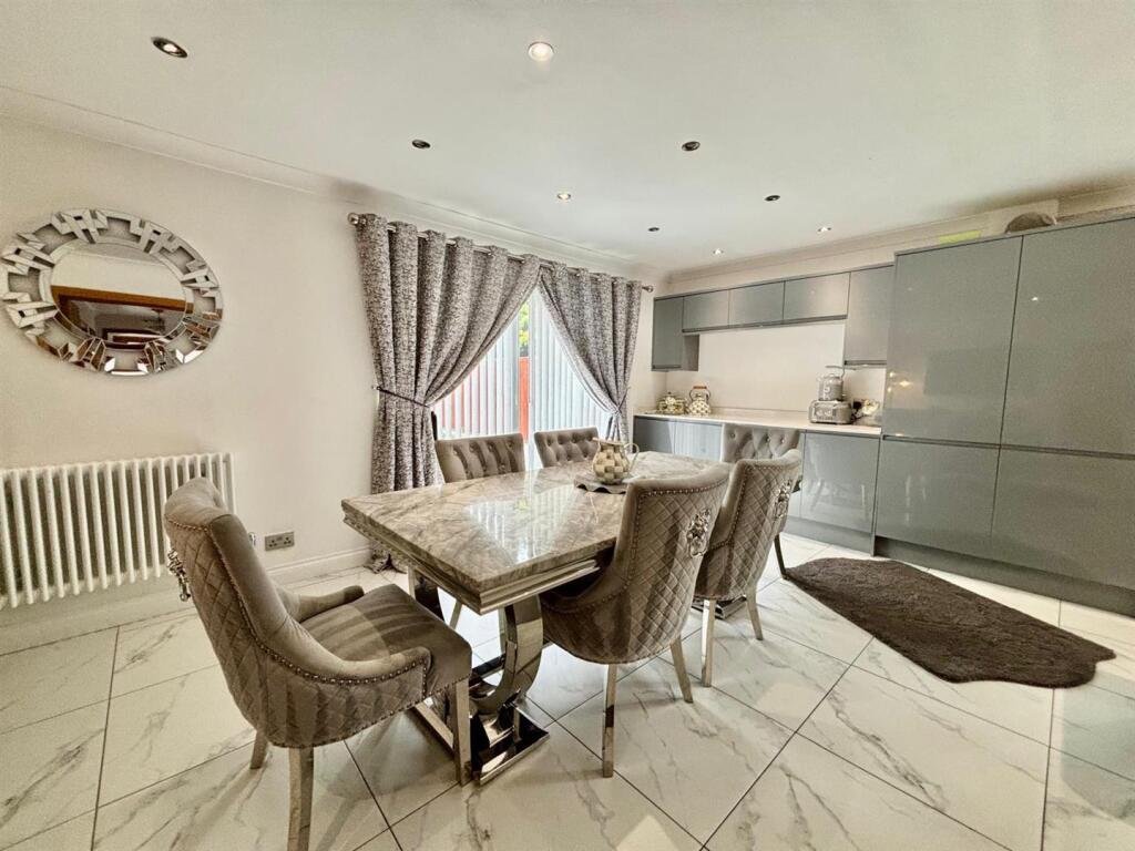 House in Twickenham - View 5