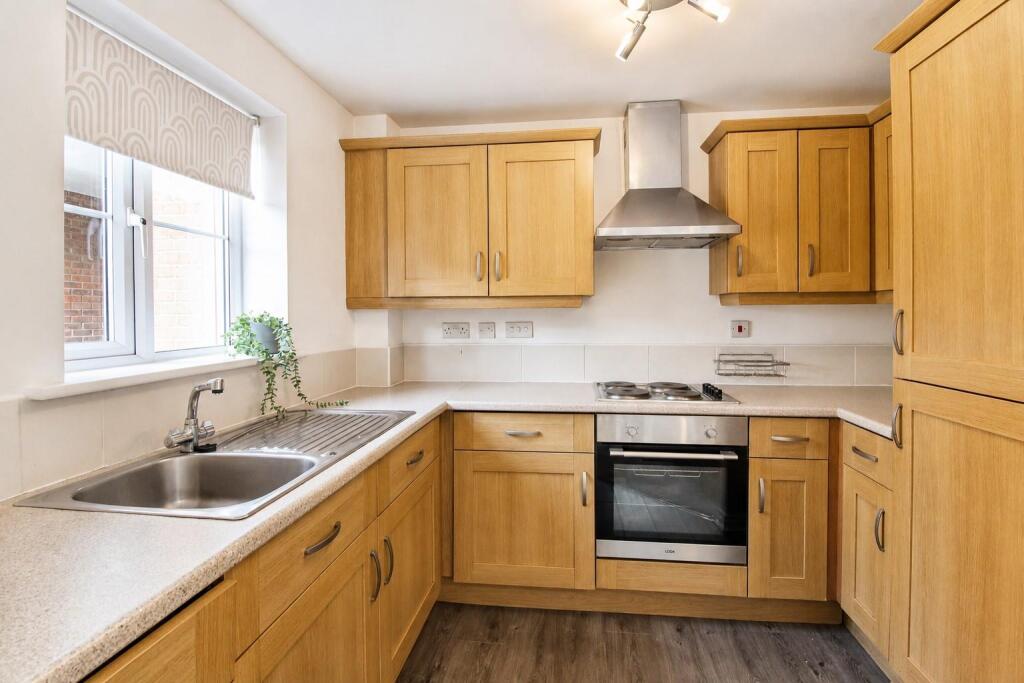 Apartment in Leeds, Farsley - View 3