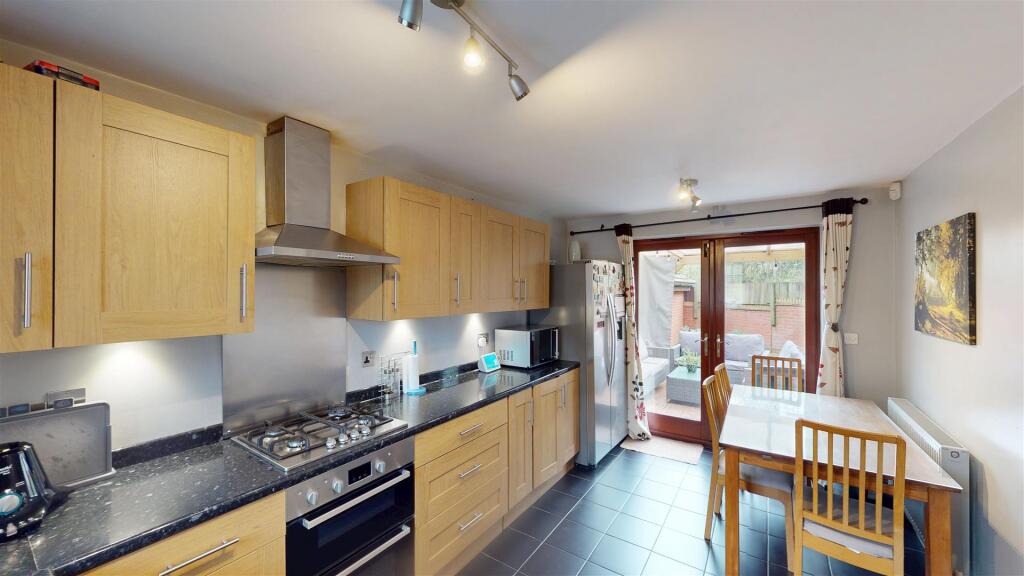 House in Milton Keynes, Westcroft, Shenley Brook End - View 4