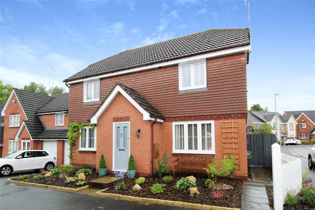 Main image of property: Quinton Close, Hatton Park, Warwick, Warwickshire, CV35