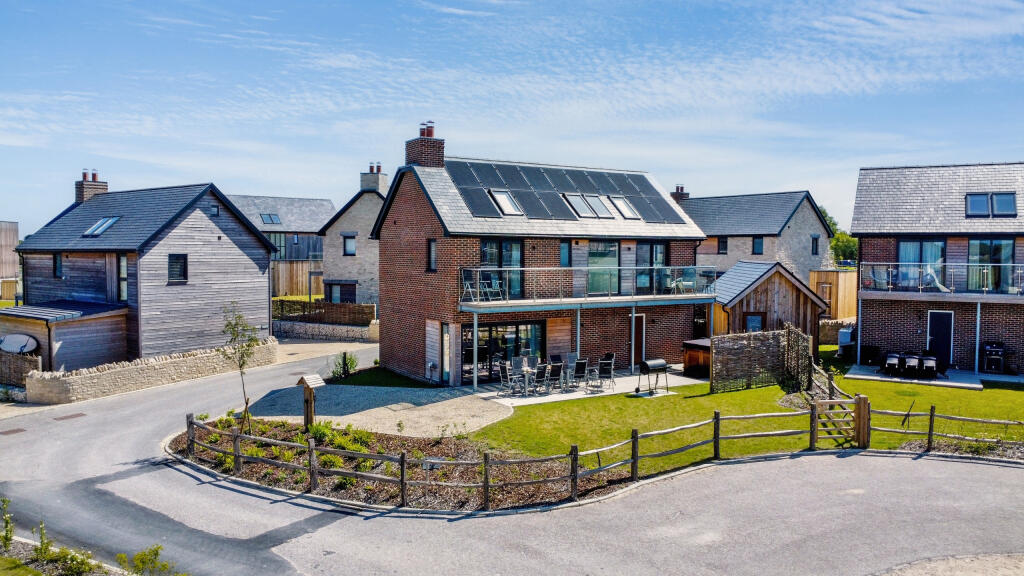 5-bed detached on Silverlake Private Holiday Estate, Nr. Dorchester, Dorset, £725,000