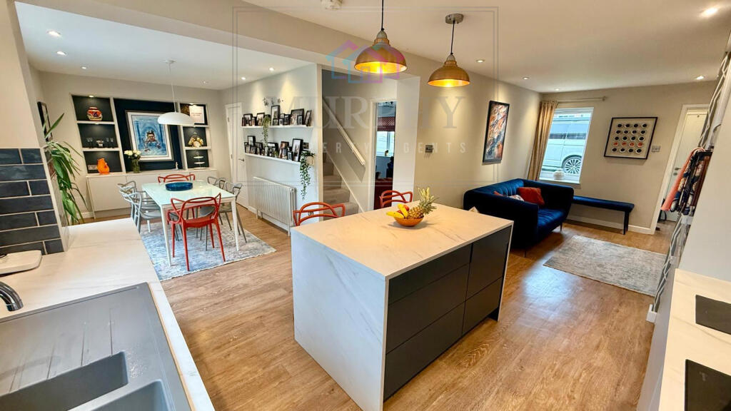 House in Wakefield, West Yorkshire - More