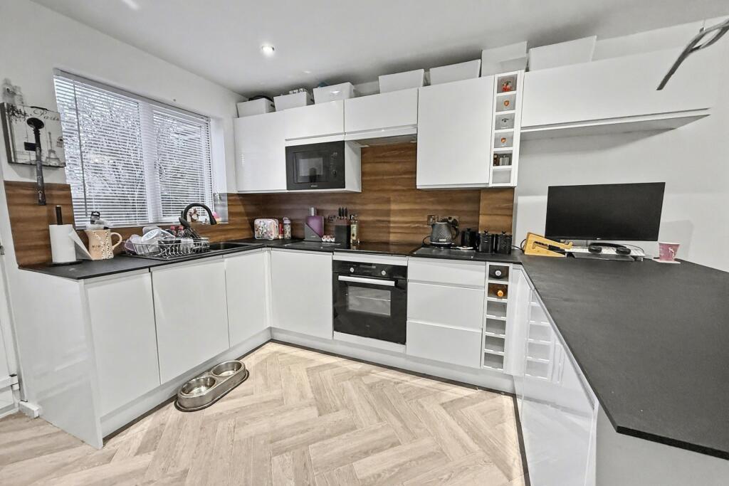 Ferndown photo 4