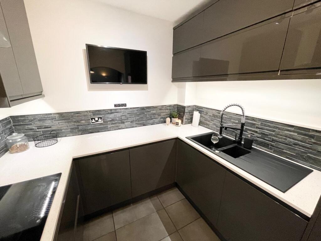 Main image of property: Serif Close, Carrington Point, NG5