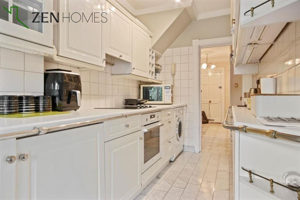 House in London - View 2