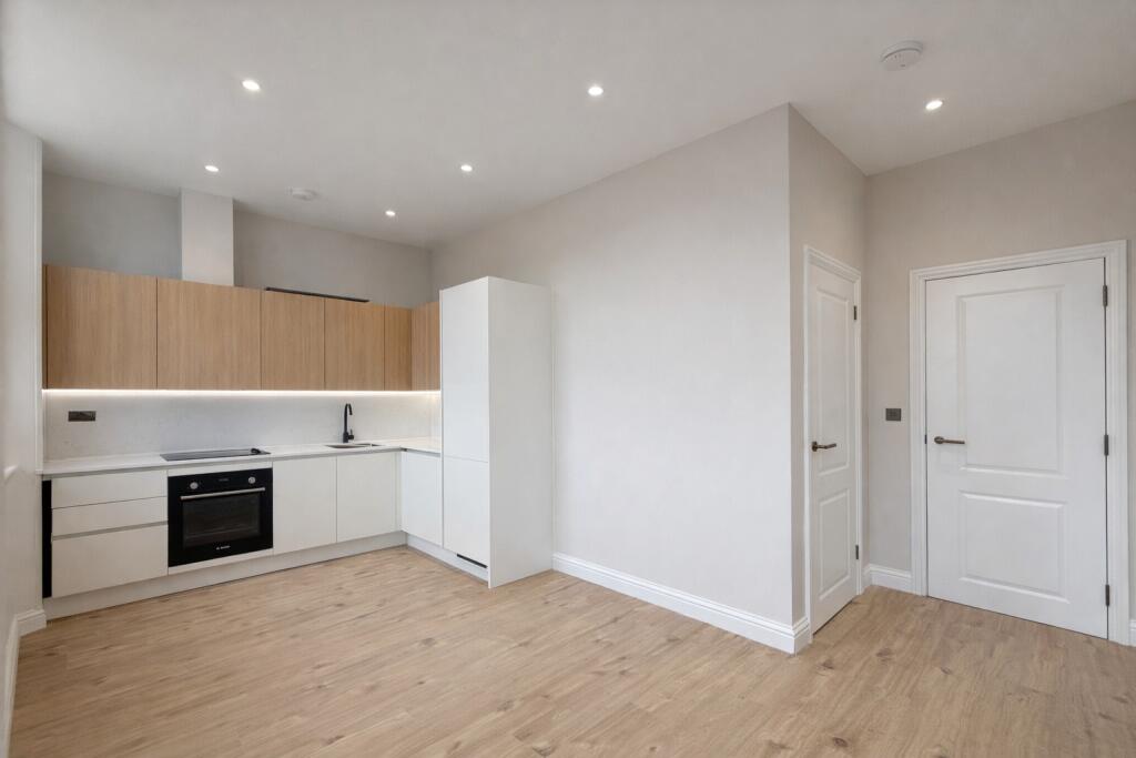 Main image of property: Montford House, 25 Queens Road, London, TW10 6JW