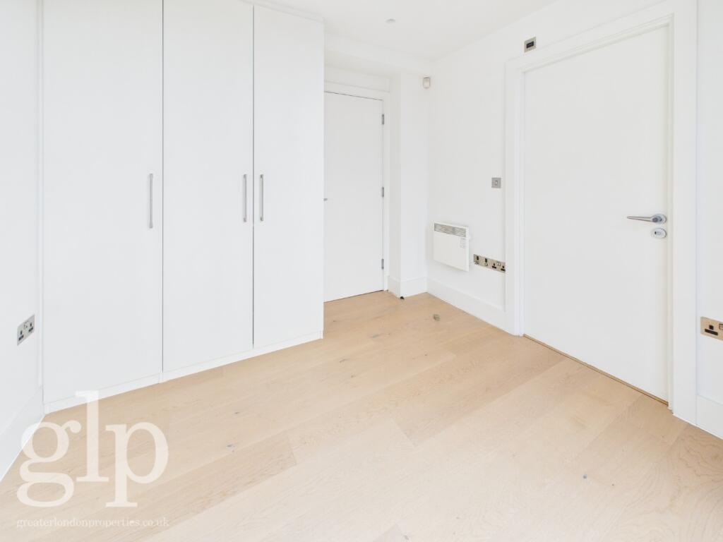 Apartment in London - View 5