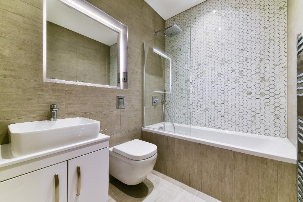 Apartment in London - More