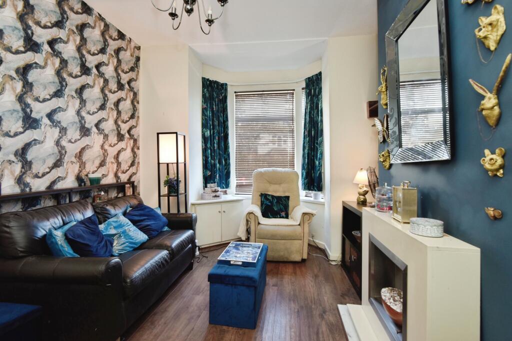 House in Stoke-on-Trent - More