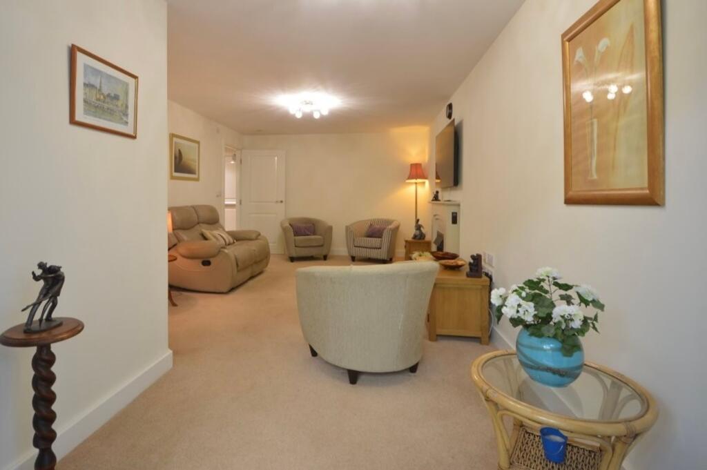 Apartment in Stockport, Greater Manchester - View 5