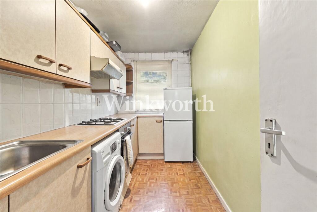 House in London - View 3
