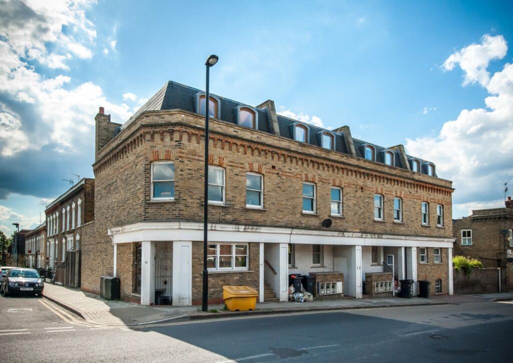 Main image of property: SILVERTHORNE ROAD, SW8