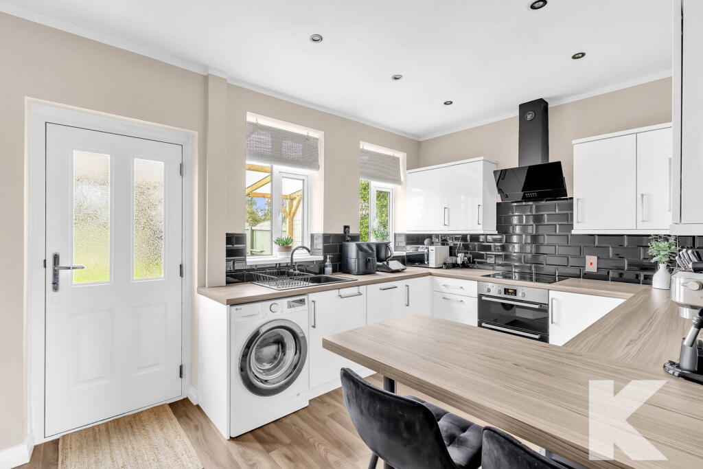 House in Oldham, Hathershaw - More
