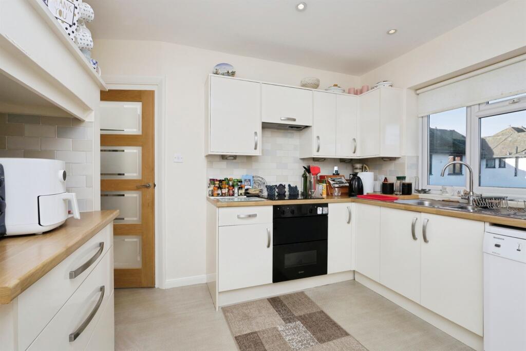 Hartfield Road, Seaford - View 5