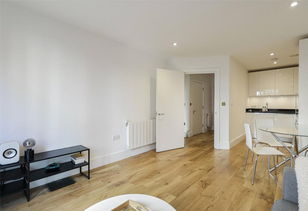 Apartment in London - View 4