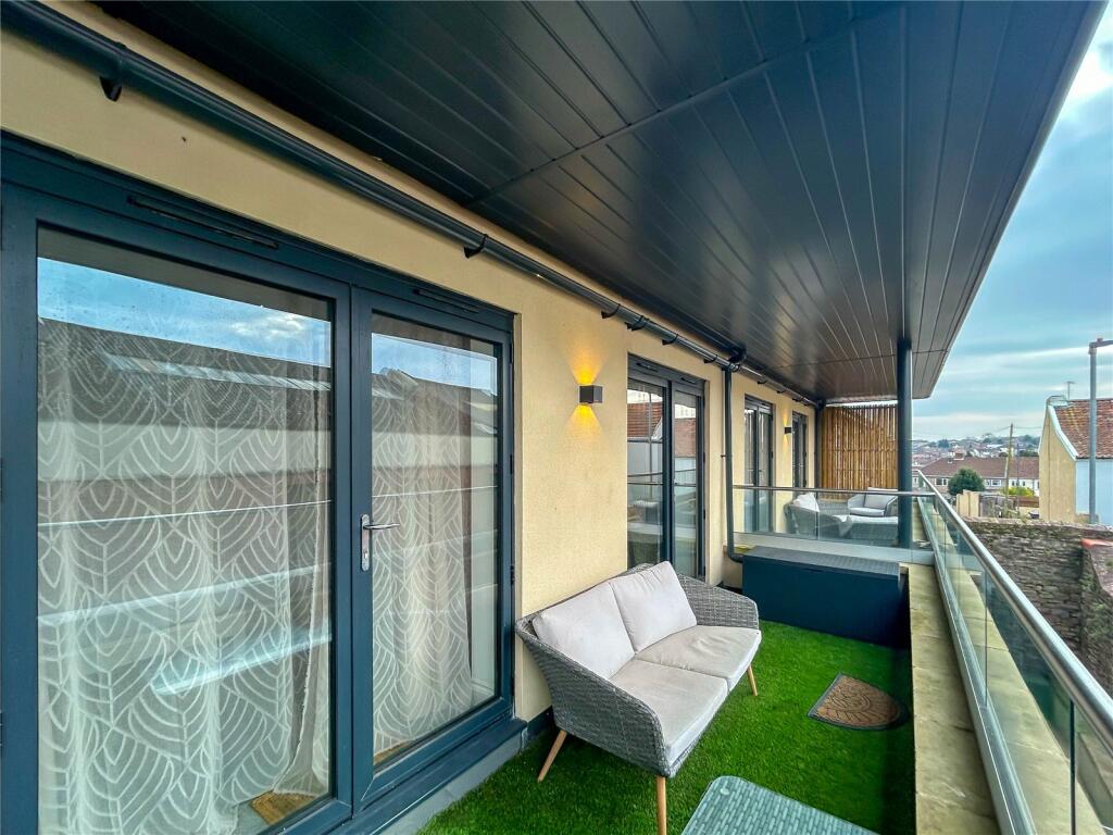 Apartment in Bristol - View 3