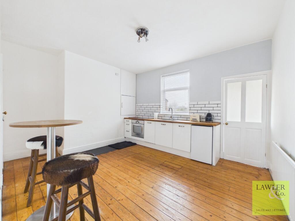 Hollins Lane, Marple, Stockport, Cheshire, SK6 6AW photo 2