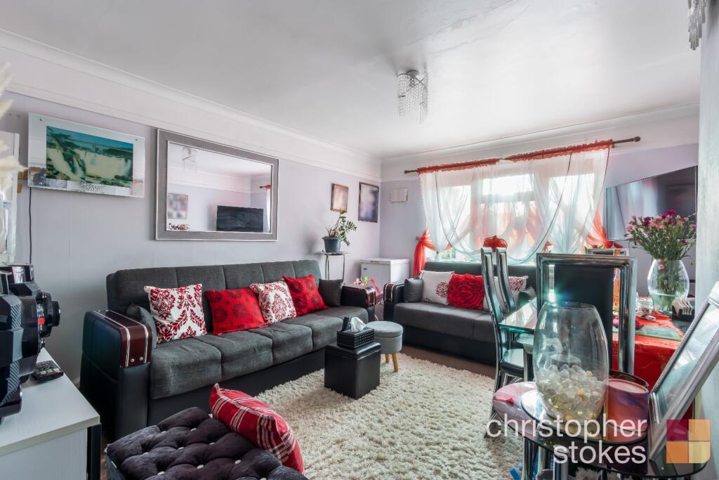 Apartment in Broxbourne, Waltham Cross - View 2