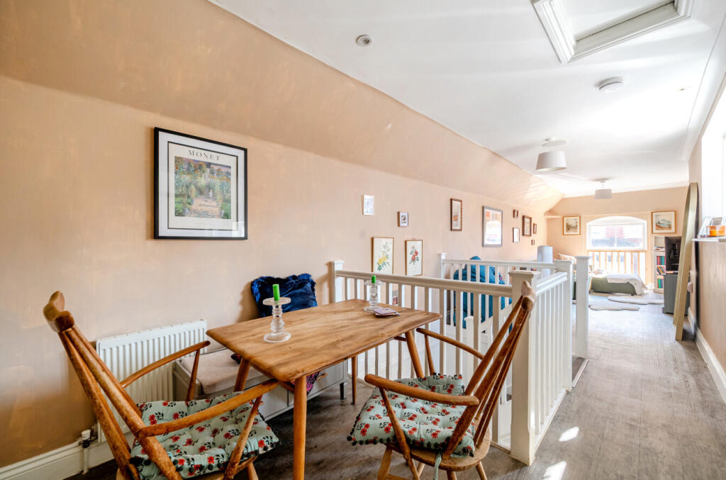 House in Guildford, Surrey - View 5