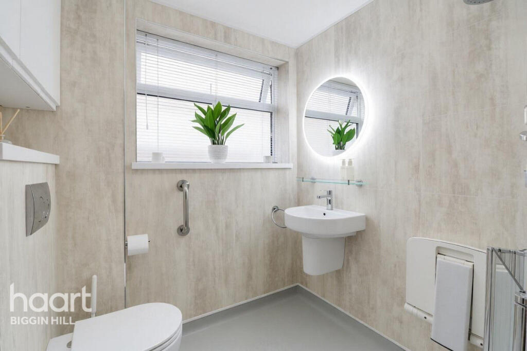 Apartment in London - View 5