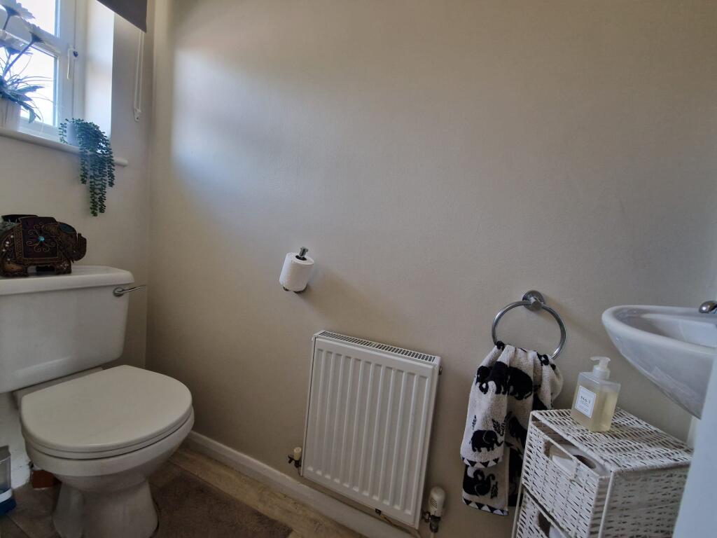 Fernwood Drive, Rugeley, WS15 2PY photo 5