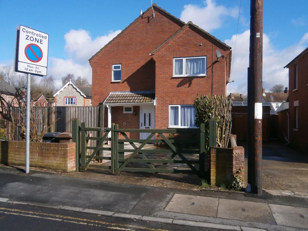 Main image of property: 142, Junction Road, Andover