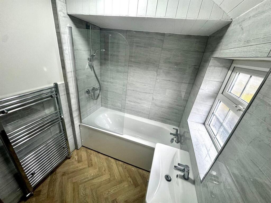 House in Stockport, Cheadle Heath - View 5