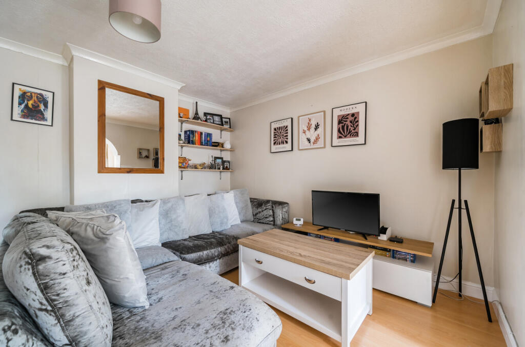 House in Slough - View 3