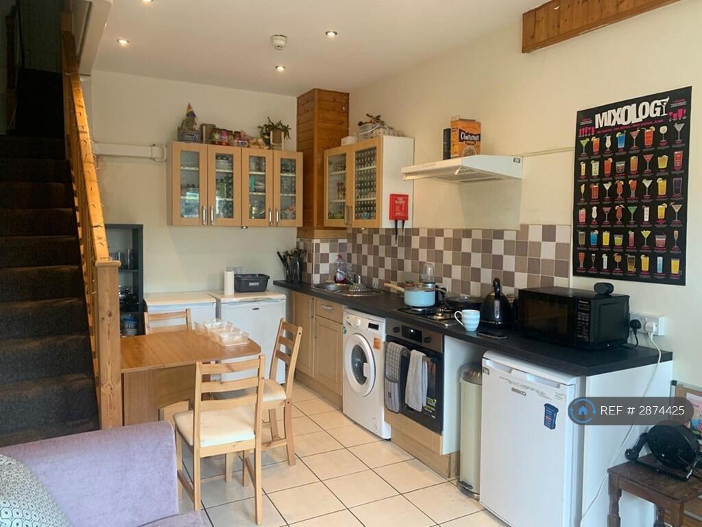 Main image of property: St. Clements Street, Oxford, OX4