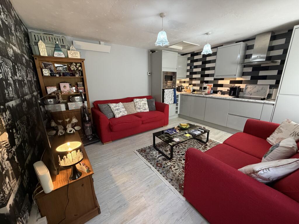 Apartment in Truro - More