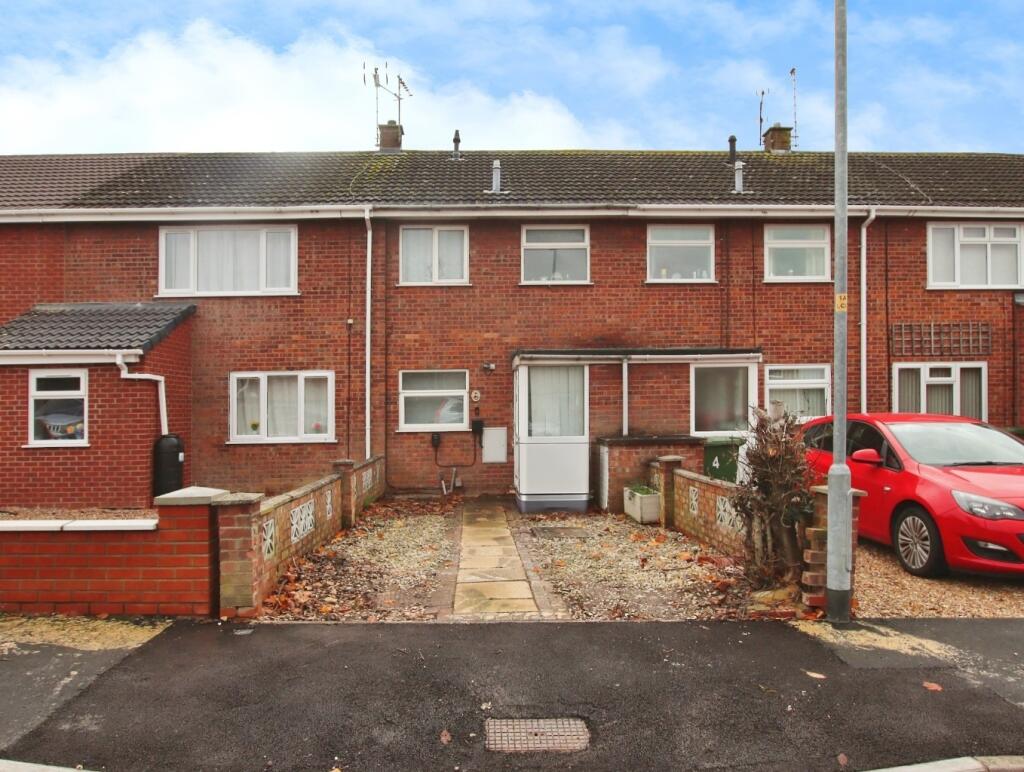 2-bed terraced on Coleraine Close, Lincoln, £160,000