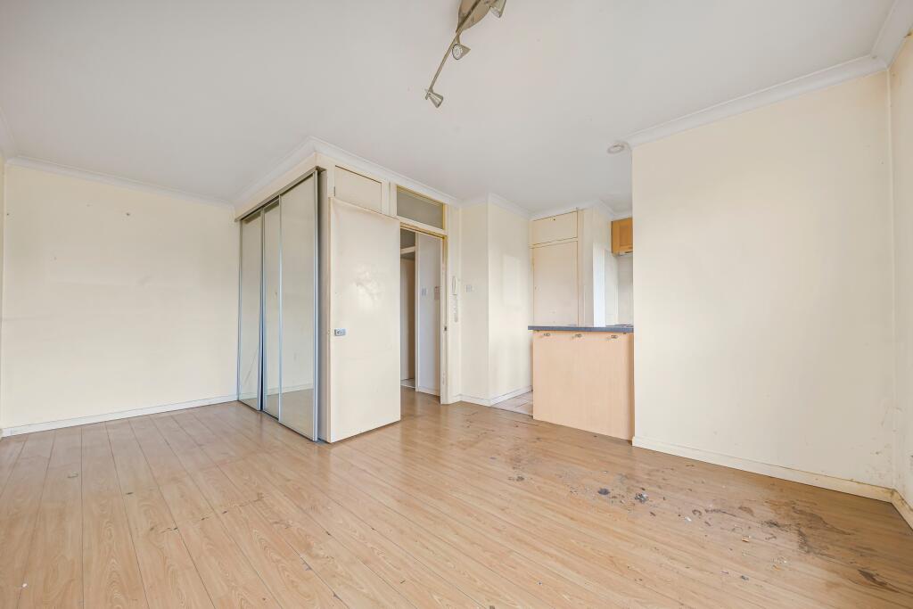 Byron House, Porchester Mead, Beckenham photo 2