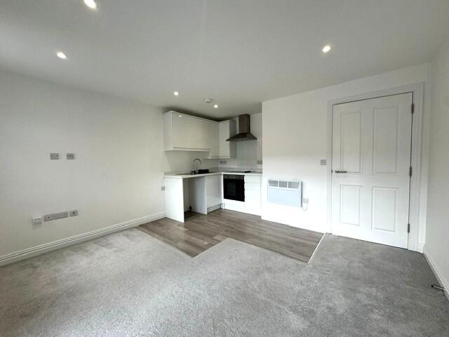 Lagland Street, Poole, BH15 photo 4
