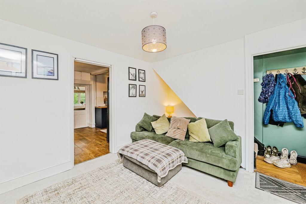 House in Cardiff, Llangynwyd Lower - View 5
