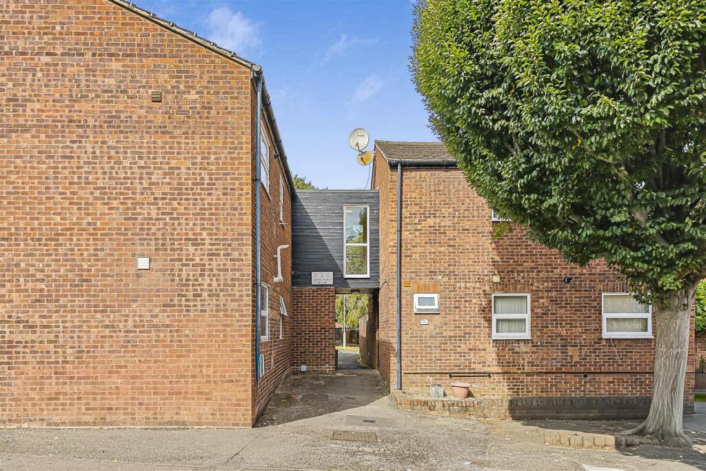 Main image of property: Kingsley Road, Loughton