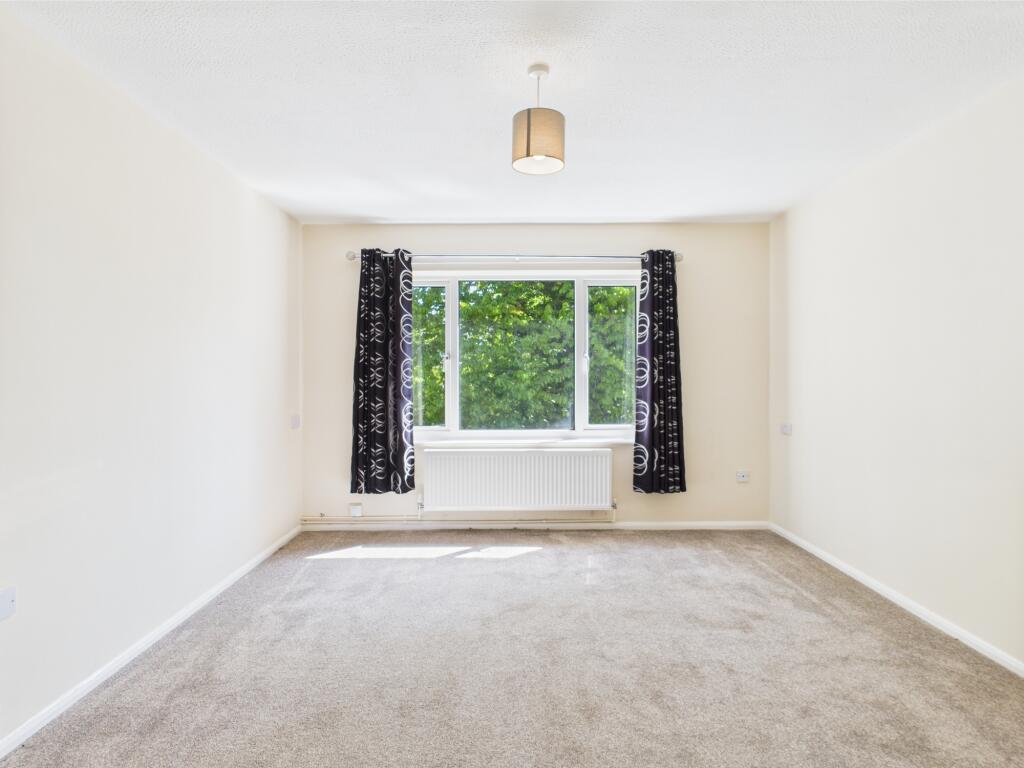 Apartment in Reading - View 2