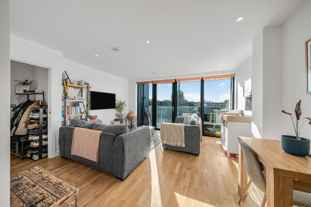 Main image of property: Hawthorne Crescent, London, SE10