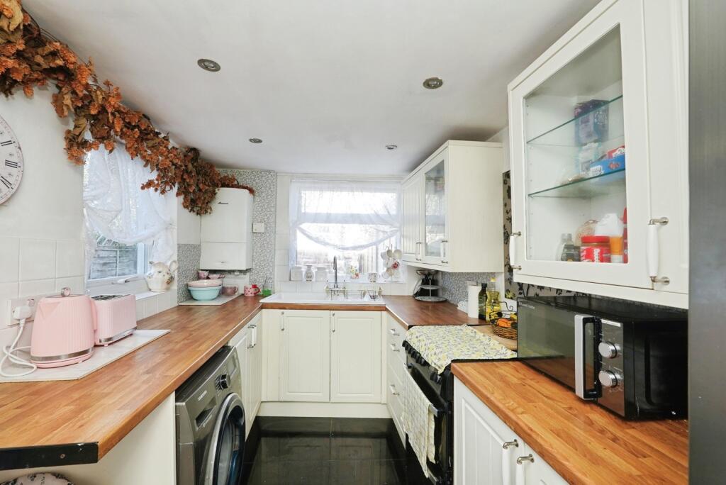 House in Canterbury - View 4