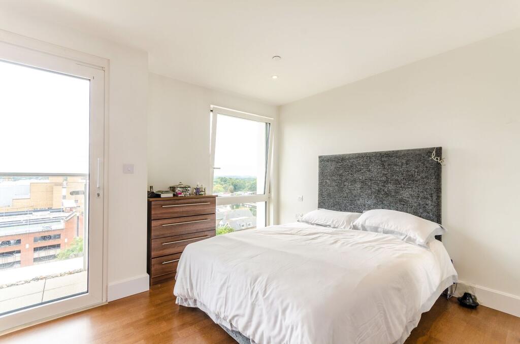 Apartment in London, Royal Borough of Kingston upon Thames - View 4
