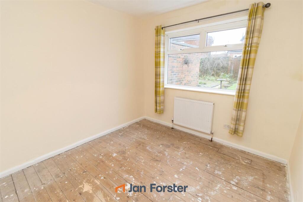 Larchwood Avenue, Woodlands Park, North Gosforth photo 4