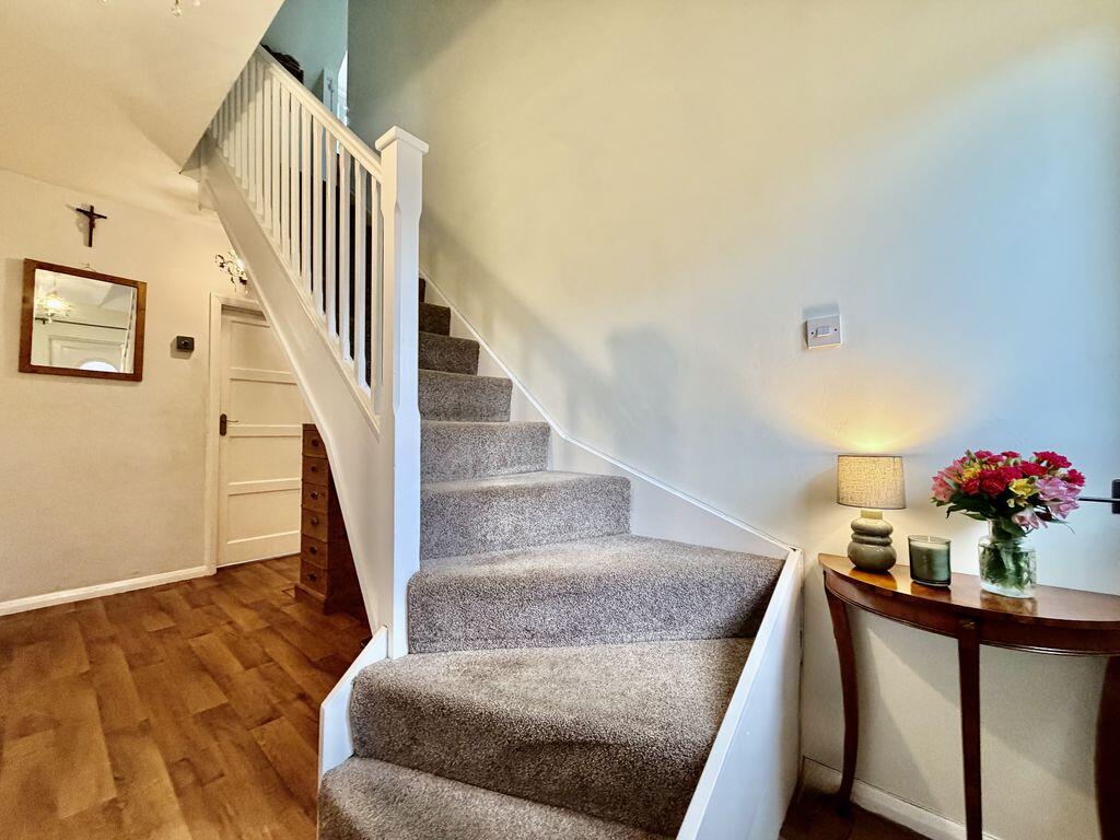 House in Loudwater, Chepping Wycombe - View 4