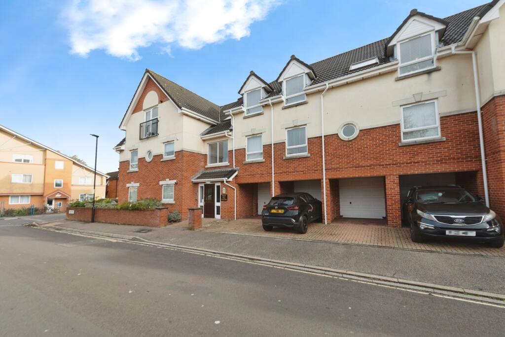 Main image of property: Rampart House, 10 Rampart Road, Southampton, Hampshire, SO18