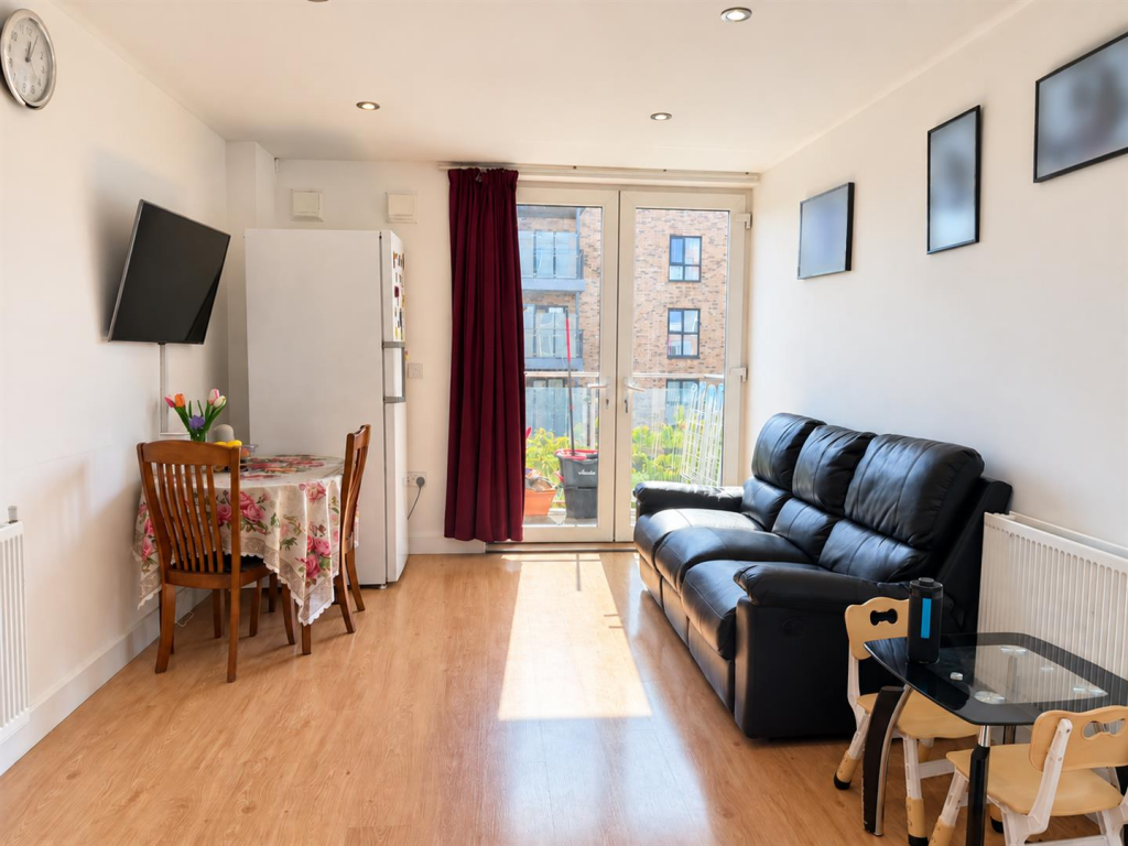 Apartment in London - View 3