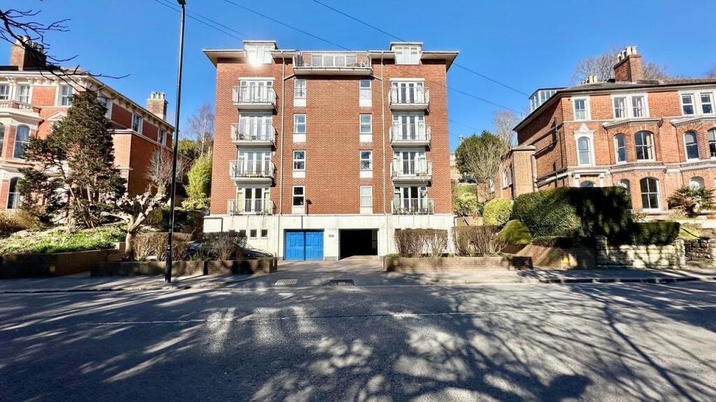 Apartment in Tonbridge - More